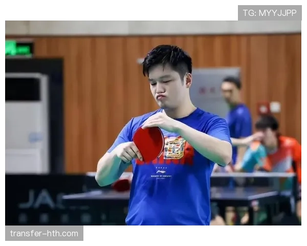 樊振东比赛完直接扔手机，旁边的人都懵了，这生活也太随性了吧？