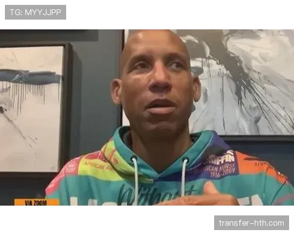 雷吉·米勒无球跑动拉开空间，改变对手防守布局